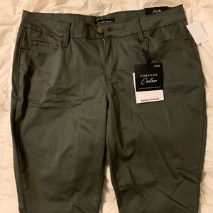 Mid rise ankle pant, size 18W